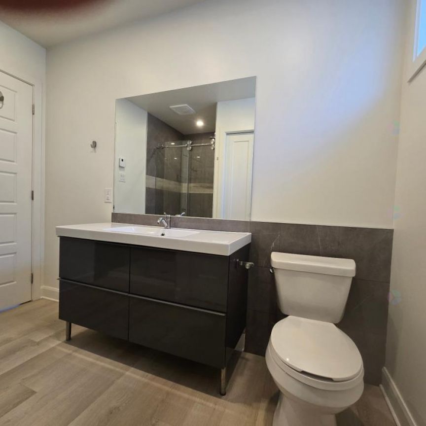 298 8e Avenue - Photo 1