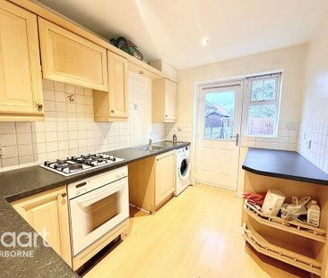 3 bedroom semi-detached house to rent - Photo 3