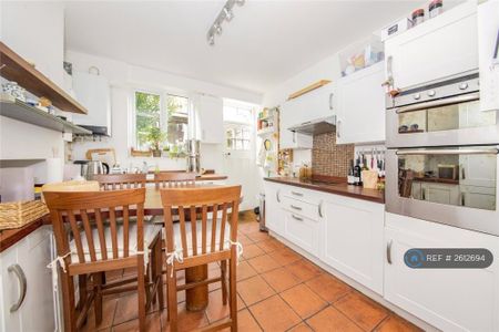 3 bedroom terraced house to rent - Photo 5