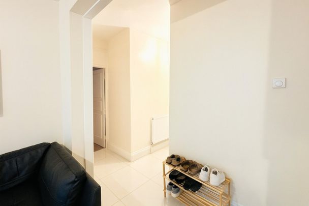 Room in a Shared Flat, Gated, SE16 - Photo 1