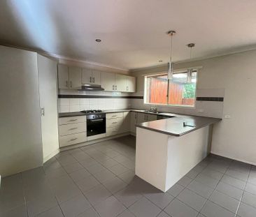 7 Short Road, Hampton Park VIC - Photo 2