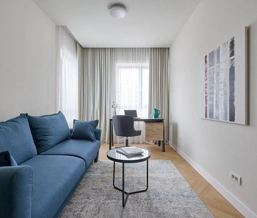 Apartament 4 camere de inchiriat superb-Zona Pipera-100 metri metrou - Photo 2