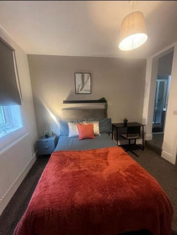 1 bedroom in a house share to rent - Photo 5