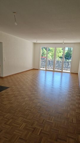 Appartement de 5 pièces au 1er étage Parking obligatoire de CHF 175.00 - Photo 2