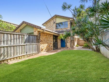 3 Bedroom Duplex on Jefferson Lane - Low-Maintenance Coastal Living - Photo 4