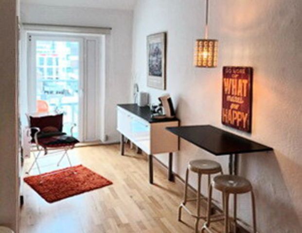 Möbliertes 2-Raum-Apartment mit Balkon in exklusiver Lage, Düsseldorf-Karlstadt, Bastionstr. - Photo 1