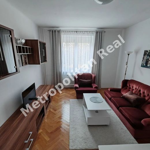Zariadený 2 izbový byt s balkónom v príjemnej lokalite pri parku - Photo 1
