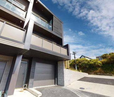 *Quality living in Seatoun Heights awaits—secure your new home now!* - Photo 1
