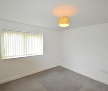 Gramercy Park, Banner Brook, Coventry CV4 9AE - Photo 4