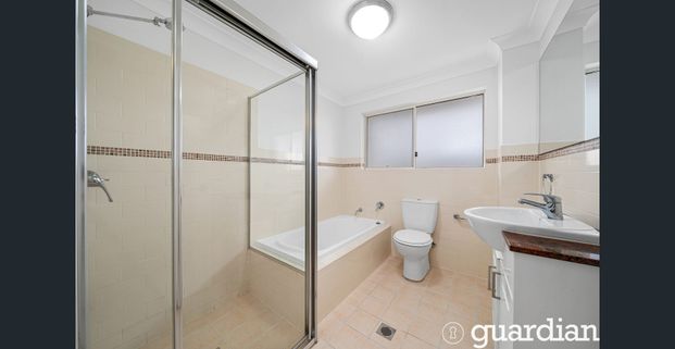 Spacious and stunning family home - perfect for entertaining and growing families - Photo 1