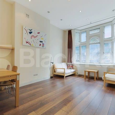 Prime Zone 1 location, duplex apartment with two bathrooms - Photo 1