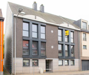 Ruim duplex-appartement met terras, grote kelder en zolder - Photo 4