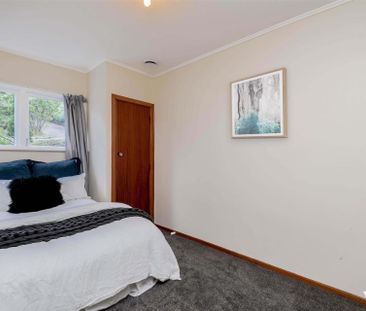 Large Family Home - Photo 4