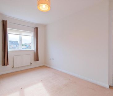 3 bedroom end of terrace house to rent - Photo 4