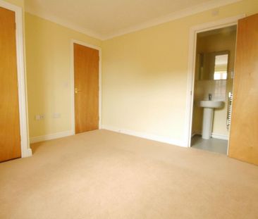 3 bedroom semi-detached house to rent - Photo 3