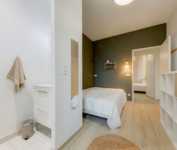 IVRY Roommate 4 Bedrooms at Lyon 4e - Photo 2