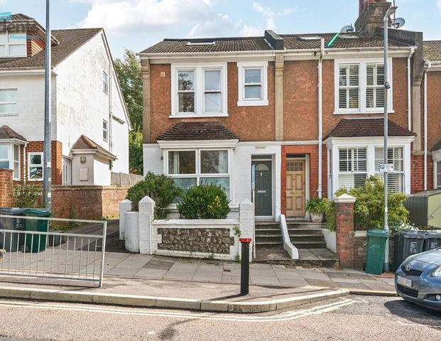 4 bedroom house to rent - Photo 1