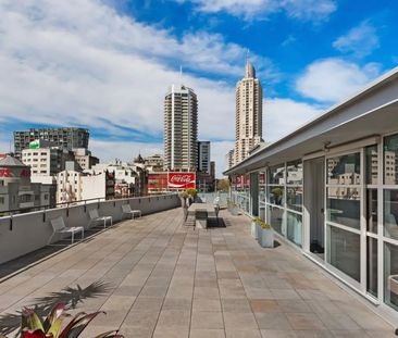 House like Penthouse with Stunning Harbour Views - Photo 1