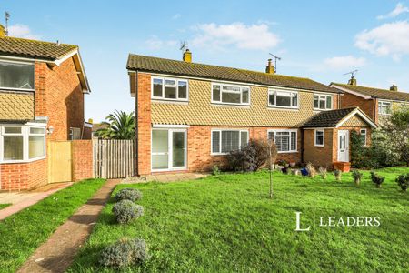 3 bedroom house to rent Bracken Road, Eastbourne, East Sussex, BN20 - Photo 4