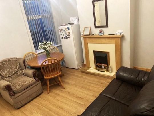 1 bedroom in a house share to rent - Photo 1