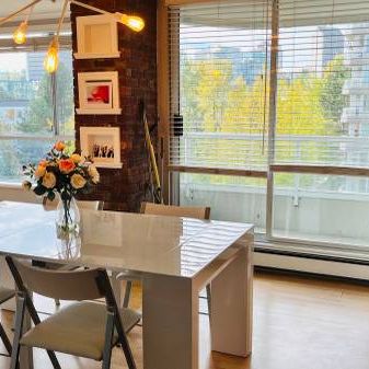 Bright 2 bedroom, 2 Bath, in False Creek - Photo 1