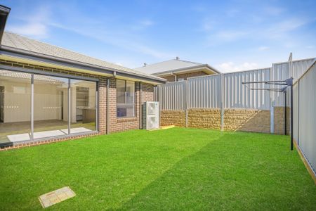 BRAND NEW FOUR BEDROOM FAMILY HOME - Photo 5