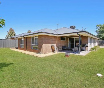 Modern Family Living in a Peaceful Thurgoona Location - Photo 5