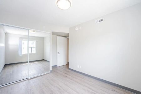 Bloomingdale Mews 2 (595 Strasburg Rd.) — Unit 701 - Photo 4