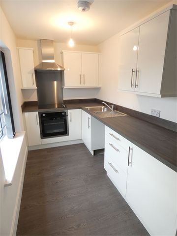 45 Church Street West - Photo 3