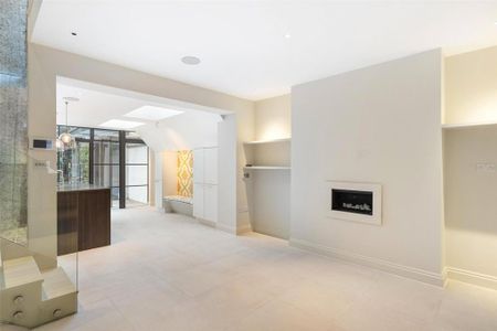 4 bedroom terraced house to rent - Photo 2