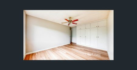 Refreshed 2 Bedroom Apartment - Photo 3