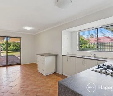 “Lovely Spacious Family Home” - Photo 5