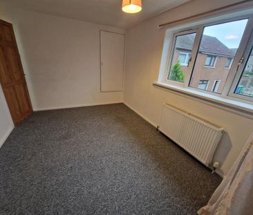 2 bedroom end of terrace house to rent - Photo 2