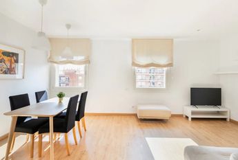 Carrer de la Marina, Barcelona, Catalonia 08005