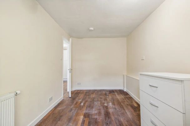 2 bedroom flat in 90 Talbot Road - Photo 1