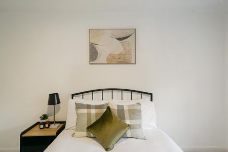1 bedroom in a house share to rent - Photo 4