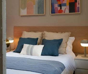 Carrer del Comte dUrgell, Barcelona, Catalonia 08011 - Photo 6