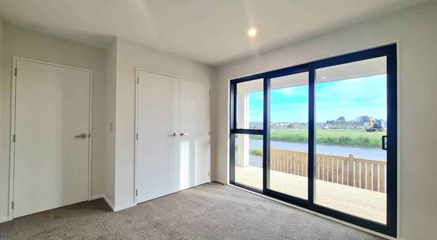 Pristine & Modern: Like a Brand-New Home! - Photo 1