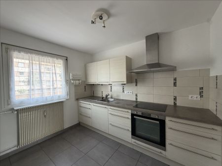 Location Appartement 3 pièces 76m² - Photo 3