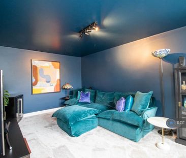 3 bedroom maisonette to rent - Photo 5