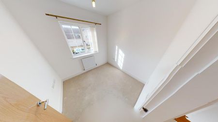 3 bedroom semi-detached house to rent - Photo 4