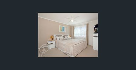 Beautifully Presented - Lakeside Townhouse - Photo 5