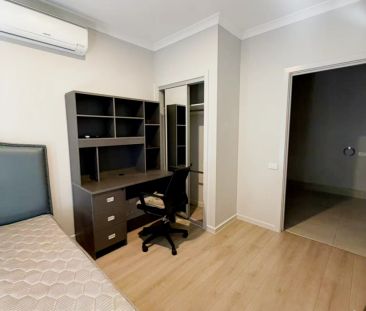 Room 2 (10 Carlson) - Photo 2