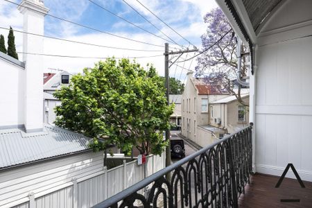 Gorgeous light filled terrace in a tranquil Paddington pocket - Photo 4