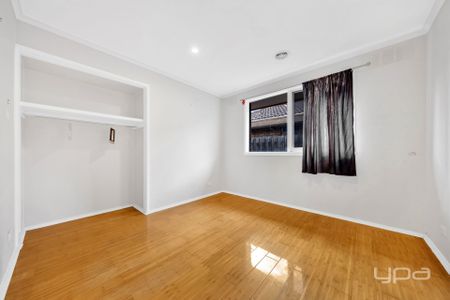 Contemporary Comfort with Flexible Living & Outdoor Retreat !! - Photo 4