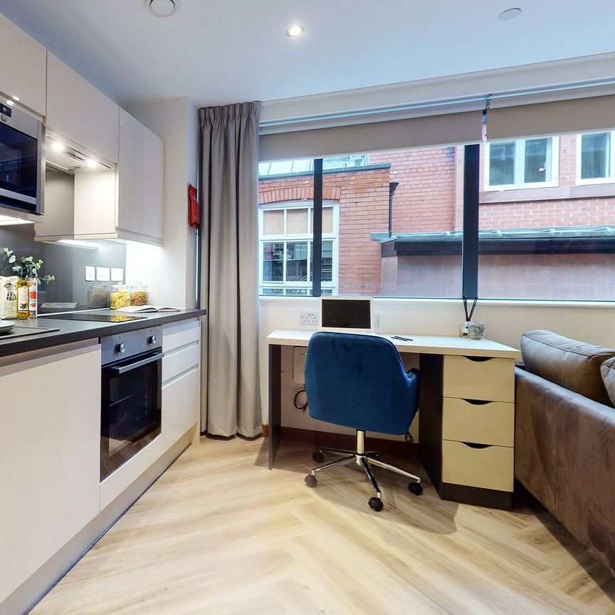 Apt 35, Live Oasis Deansgate - Photo 1