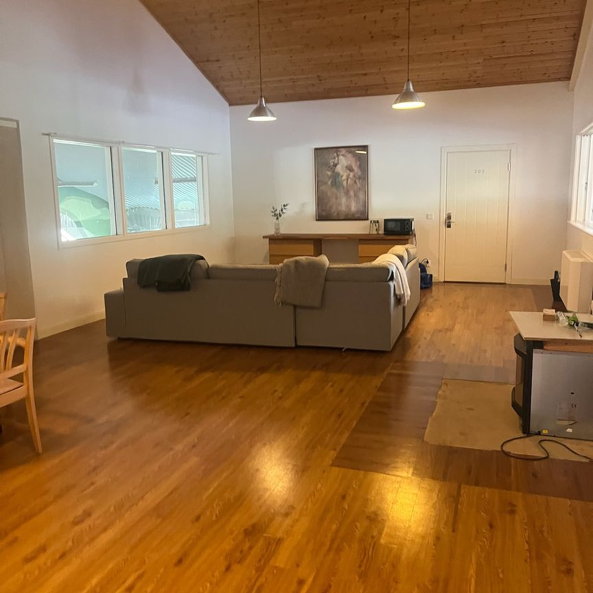 Slottsvägen, Rosersberg - Photo 1