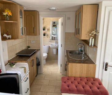 Studio to rent - Photo 6