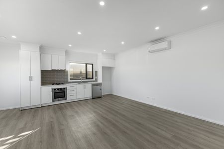 17 Guava Street, Kalkallo VIC 3064 - Townhouse For Rent | Domain - Photo 4