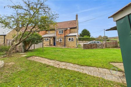 2 bedroom end of terrace house to rent - Photo 4